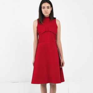 Gorgeous red dress 😍 Bow, ethical brand, unique detailing